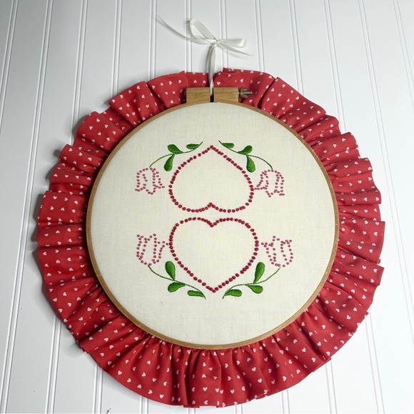 Handmade Vintage Embroidery Framed Hoop Hearts Ruffle Trim Grandma Cottage Core - Picture 8 of 8